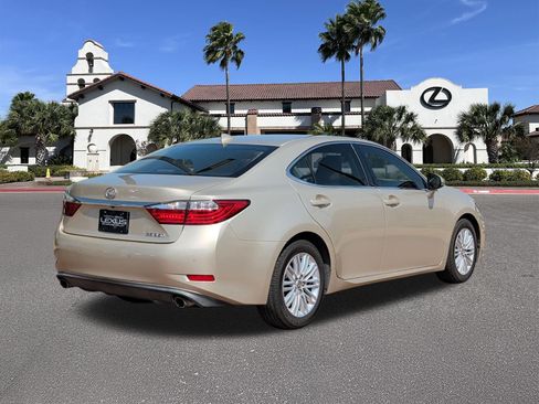 Used 2015 Lexus ES 350 w/ Luxury Package FWD image 2