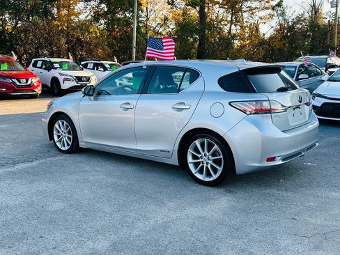 Used 2011 Lexus CT 200h Premium image 12