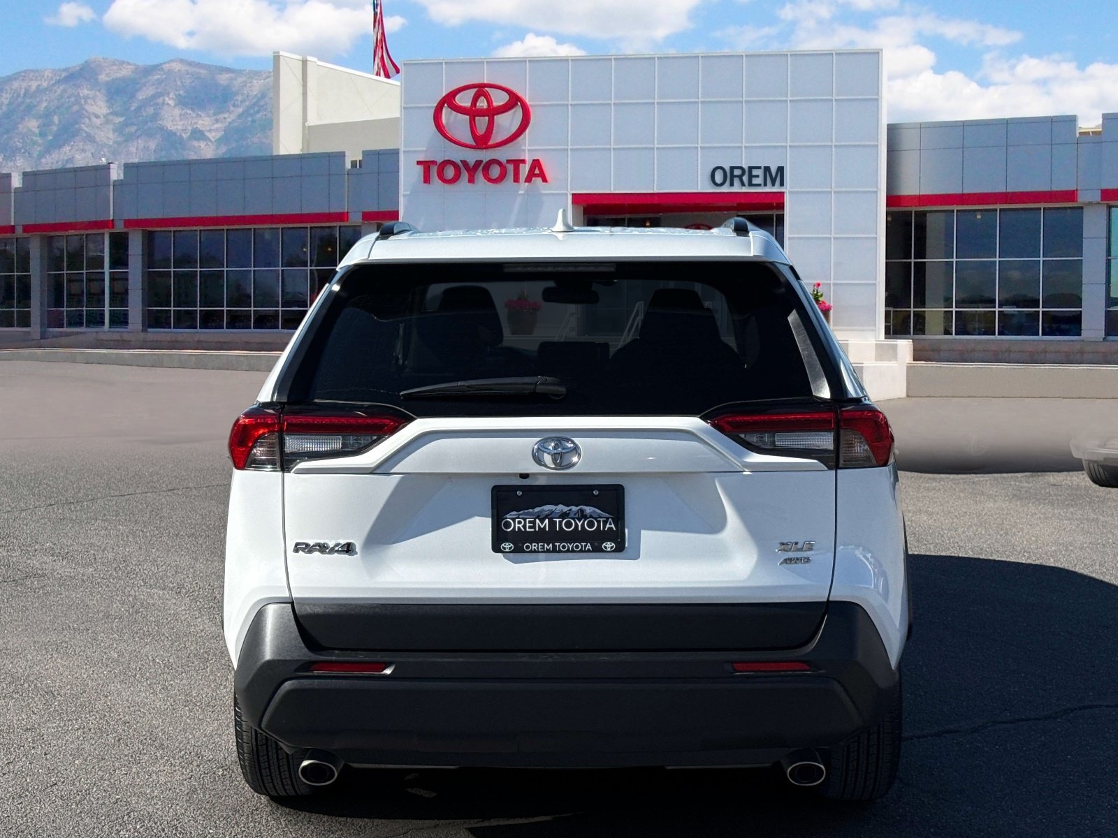 Used 2025 Toyota RAV4 XLE w/ Weather Package AWD/4WD image 5