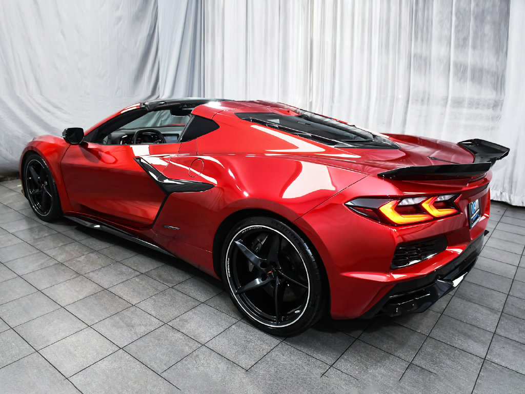 Used 2025 Chevrolet Corvette E-Ray AWD/4WD image 4