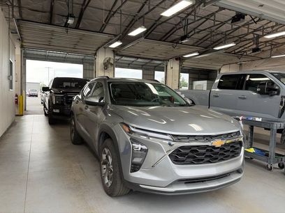 Used 2025 Chevrolet Trax LT