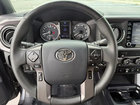 Used 2020 Toyota Tacoma TRD Sport w/ Technology Package AWD/4WD image 25