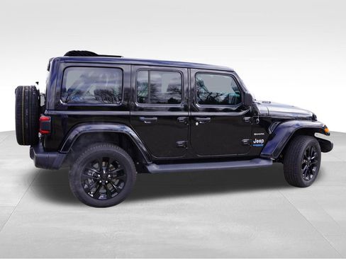 Certified 2021 Jeep Wrangler Unlimited Sahara w/ Cold Weather Group AWD/4WD image 5