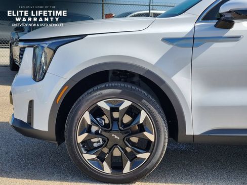 Certified 2026 Kia Sorento EX AWD/4WD image 7