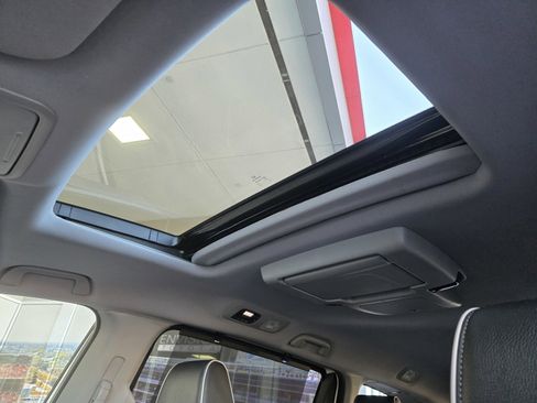 Used 2022 Honda Odyssey Elite image 18