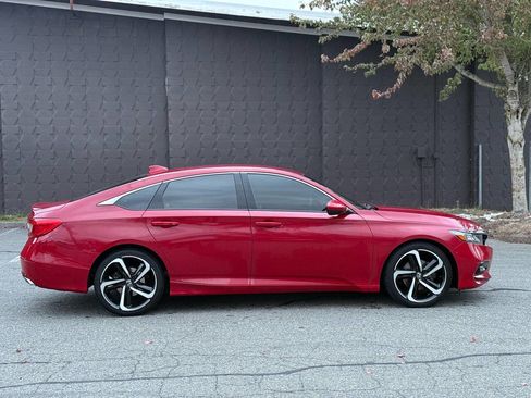 Used 2018 Honda Accord Sport image 3