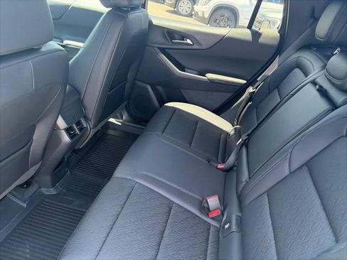 New 2026 Chevrolet Equinox LT w/ Convenience Package II AWD/4WD image 11