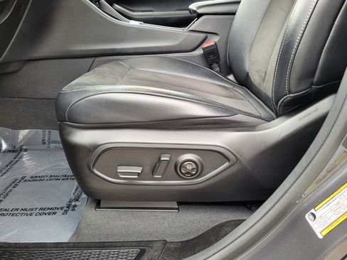 Used 2022 Jeep Grand Cherokee L Laredo image 11