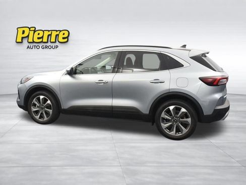 Used 2023 Ford Escape Platinum image 5