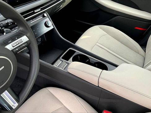 Used 2025 Hyundai Sonata SEL FWD image 16