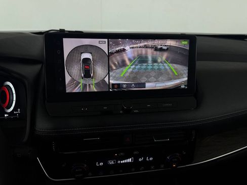 Used 2025 Nissan Rogue Platinum w/ Tech Package FWD image 18