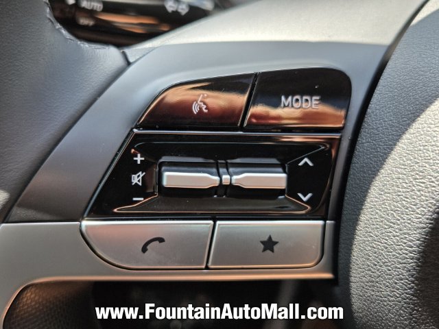 Used 2025 Hyundai Elantra Limited FWD image 21