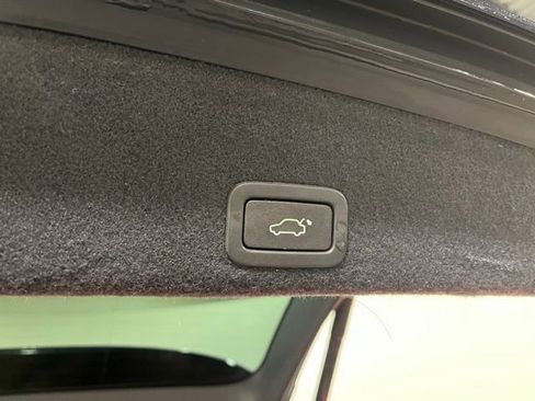 Used 2017 Volvo XC60 T5 Inscription w/ Preferred Option Package image 37