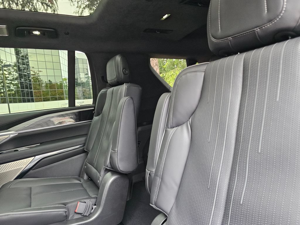 New 2026 Cadillac Escalade IQL Sport 2 w/ LPO, ONYX Package AWD/4WD image 21