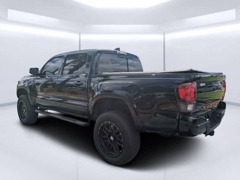 Used 2022 Toyota Tacoma SR5 w/ Technology Package RWD image 5