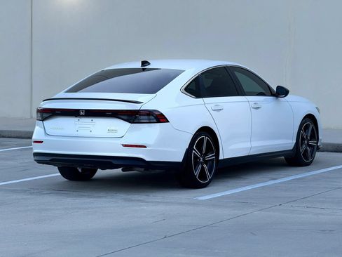 Used 2025 Honda Accord Sport image 7