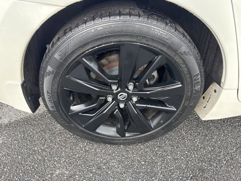 Used 2019 Nissan Maxima 3.5 S w/ Floor Mat Group image 9