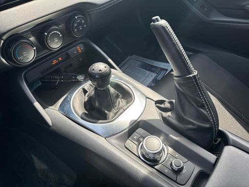 Used 2021 MAZDA MX-5 Miata Club image 23