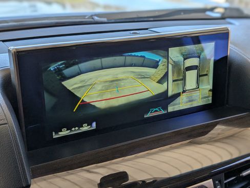 Used 2017 Lexus LX 570 4WD w/ Luxury Package image 32