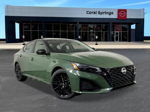 New 2026 Nissan Altima 2.5 SR w/ SR Midnight Edition Package FWD image 5
