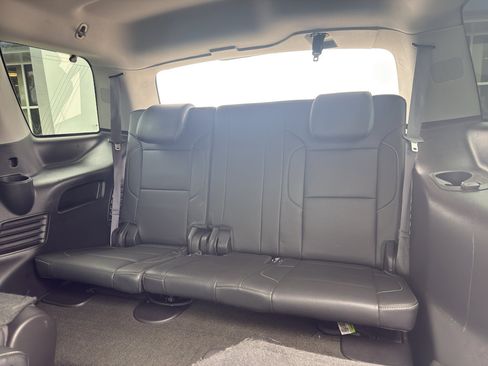 Used 2017 Chevrolet Tahoe LT w/ Luxury Package AWD/4WD image 13