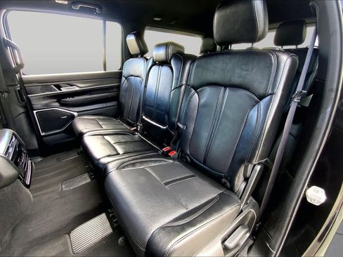 Used 2024 Jeep Wagoneer Series II w/ Flexible Seating Group RWD image 20