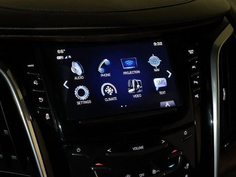 Used 2019 Cadillac Escalade Premium Luxury image 20