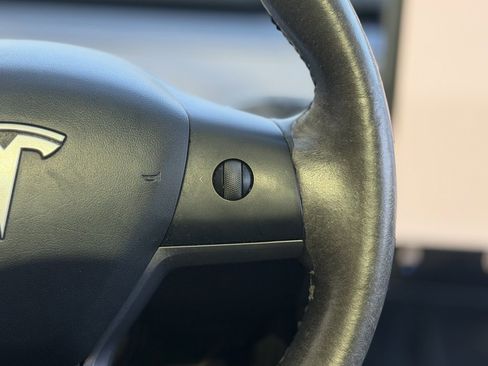 Used 2024 Tesla Model Y Long Range image 45