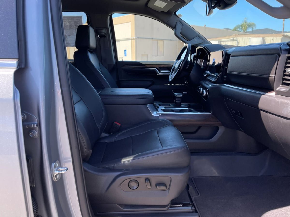 Used 2023 GMC Sierra 1500 SLT w/ SLT Premium Plus Package RWD image 30