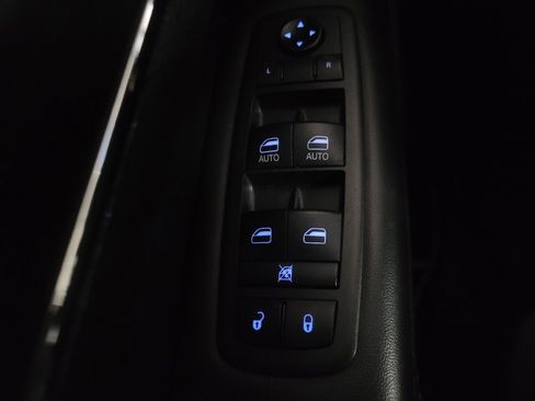 Used 2021 Jeep Grand Cherokee Limited w/ Luxury Group II image 27