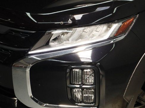 Used 2025 Mitsubishi Outlander Sport AWD image 2