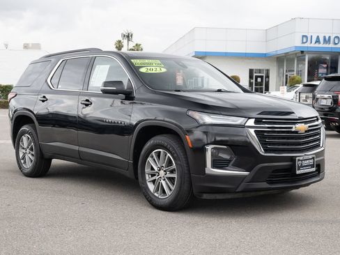 Used 2023 Chevrolet Traverse LT FWD image 1
