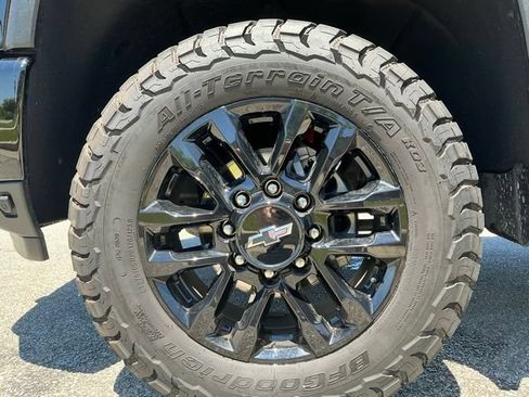 Used 2025 Chevrolet Silverado 2500 LTZ w/ Trail Boss Package AWD/4WD image 14