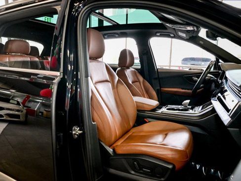 Used 2021 Audi Q7 3.0T Premium image 30