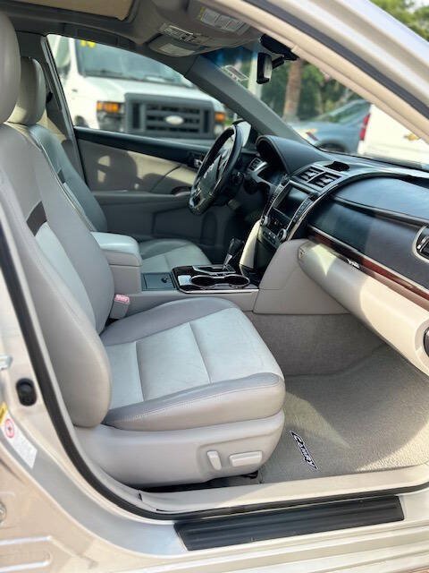 Used 2012 Toyota Camry XLE FWD image 18