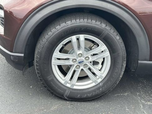 Used 2020 Ford Explorer XLT w/ Equipment Group 202A AWD/4WD image 8