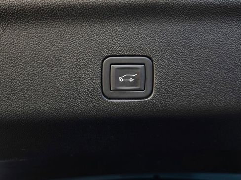 Used 2023 GMC Yukon Denali w/ Denali Reserve Package image 41