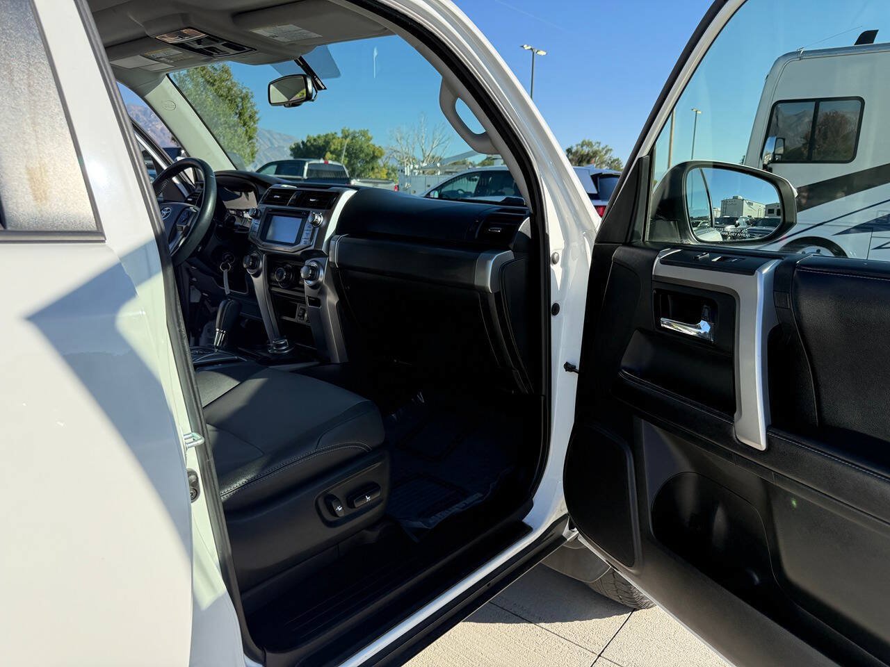 Used 2019 Toyota 4Runner SR5 Premium AWD/4WD image 21
