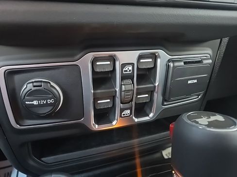 New 2026 Jeep Wrangler Unlimited Sahara AWD/4WD image 59