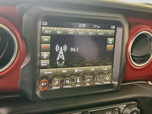 Used 2023 Jeep Gladiator Rubicon w/ LED Lighting Group AWD/4WD image 15