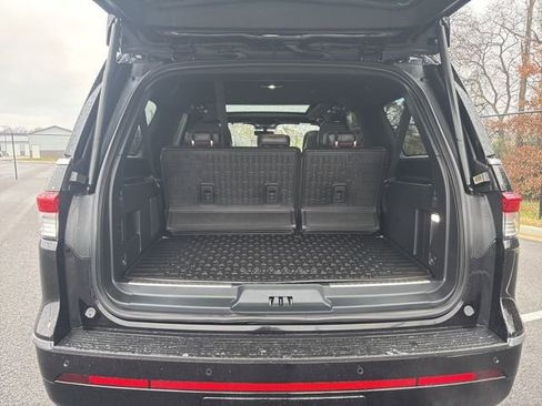 Certified 2024 Lincoln Navigator L Reserve image 11