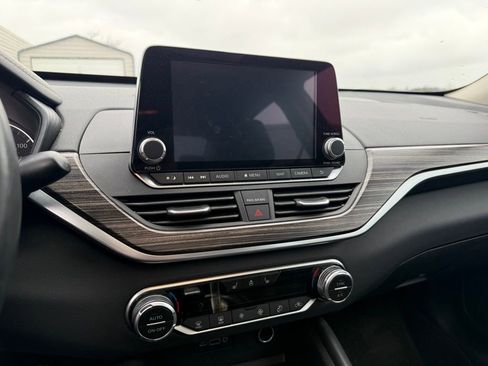 Used 2023 Nissan Sentra SV image 6