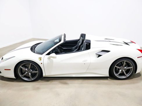 Used 2017 Ferrari 488 Spider RWD image 33