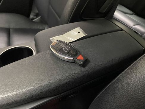 Used 2013 Mercedes-Benz C 250 Sedan image 30