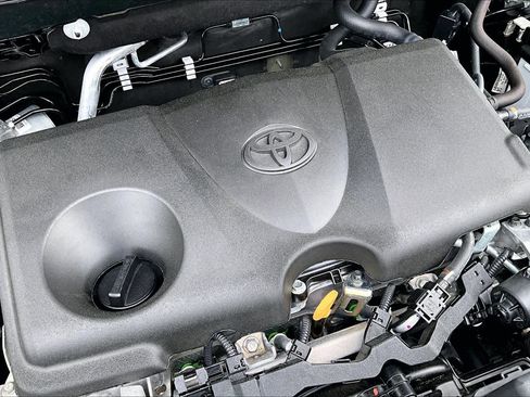 Certified 2024 Toyota RAV4 LE AWD/4WD image 31