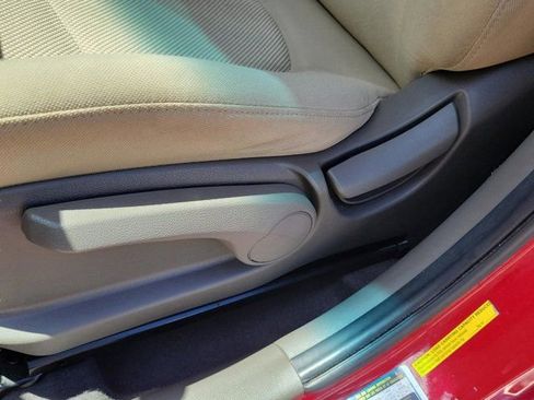 Used 2012 Hyundai Accent GLS FWD image 11