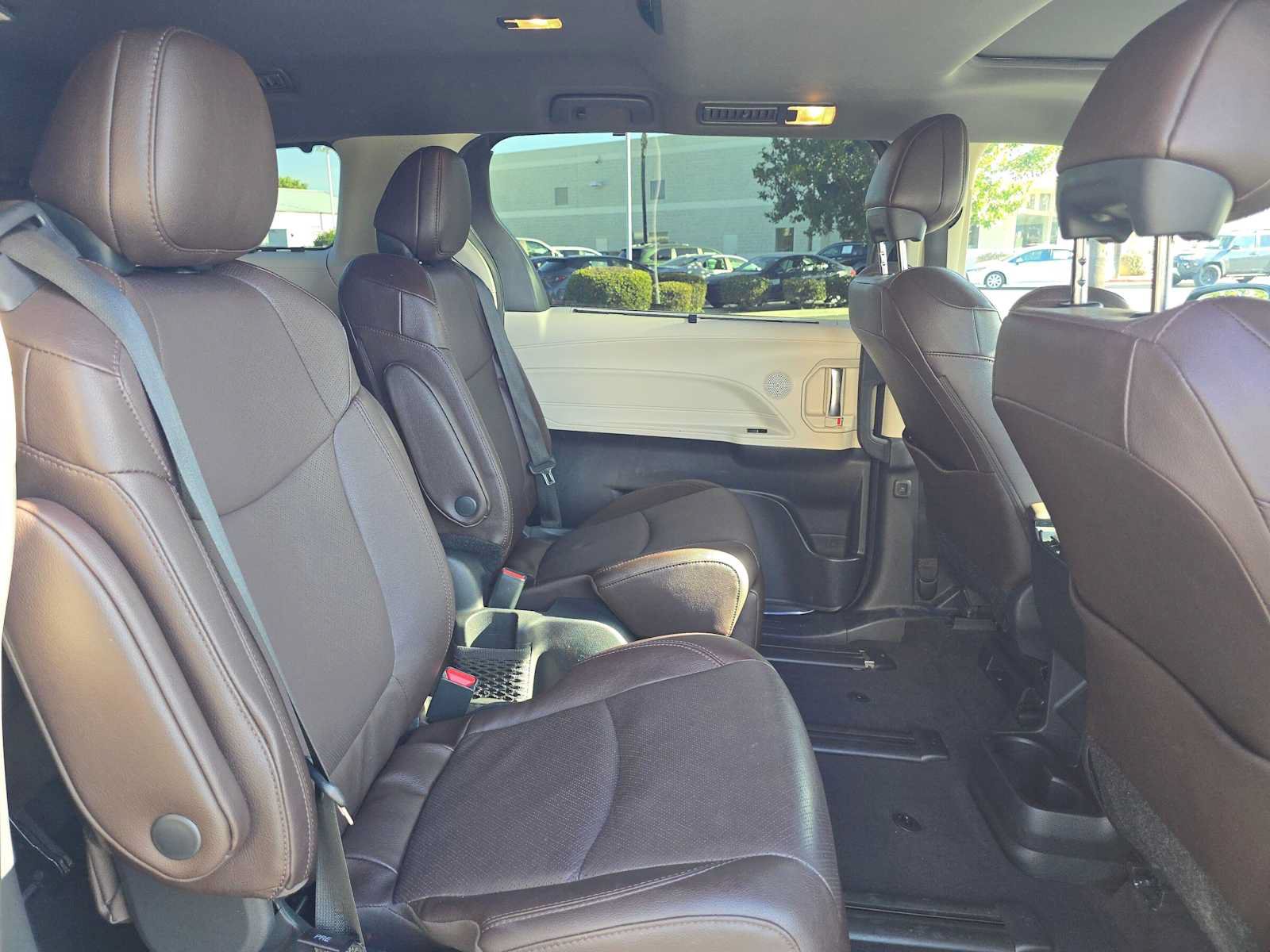 Used 2023 Toyota Sienna Platinum FWD image 12