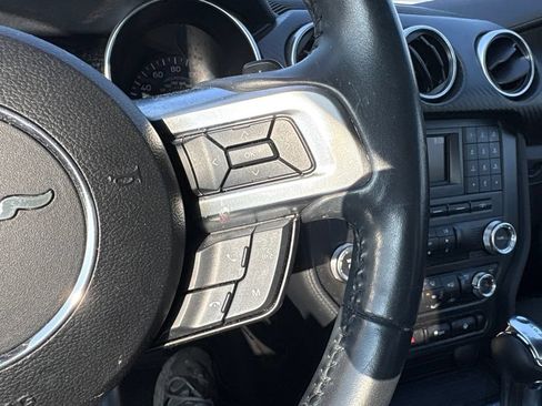 Used 2018 Ford Mustang Coupe RWD image 18