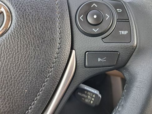 Used 2017 Toyota RAV4 Limited image 13