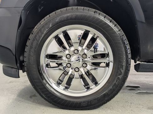 Used 2008 Chevrolet Tahoe LTZ w/ LTZ Preferred Equipment Group RWD image 9